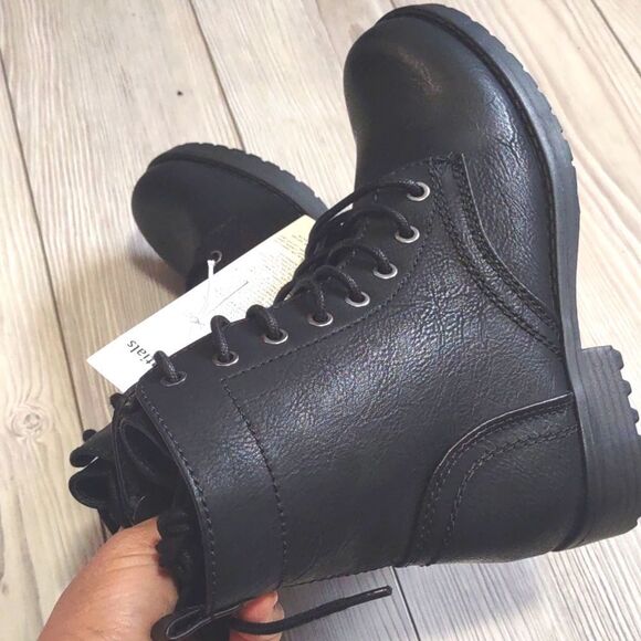 (56-1447) Amazon Essentials Women's Lace-Up Combat Boot Sz 5 - Picture 9 of 11